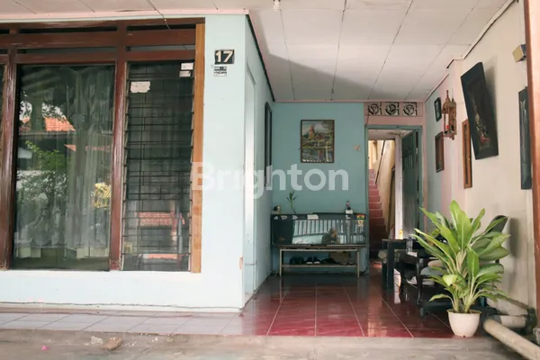 image RUMAH CLASSIC 2 LANTAI DI KOMPLEK DEPDIKBUD (5)