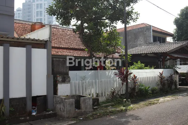 image RUMAH CLASSIC 2 LANTAI DI KOMPLEK DEPDIKBUD (7)