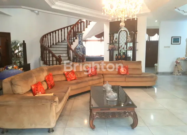 image RUMAH MEWAH FULL FURNISH TAMAN KEDOYA BARU (5)