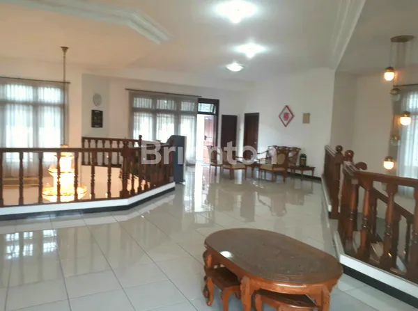image RUMAH MEWAH FULL FURNISH TAMAN KEDOYA BARU (8)