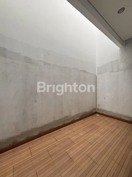 image RUMAH BARU 3 LANTAI DURI KEPA SIAP HUNI MODERN MINIMALIS ROW JALAN 2 MOBIL STRATEGIS (3)