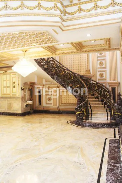 image RUMAH EKSKLUSIF MODEL MEDITERANIA SIAP HUNI DI VILLA ARTHA GADING (2)