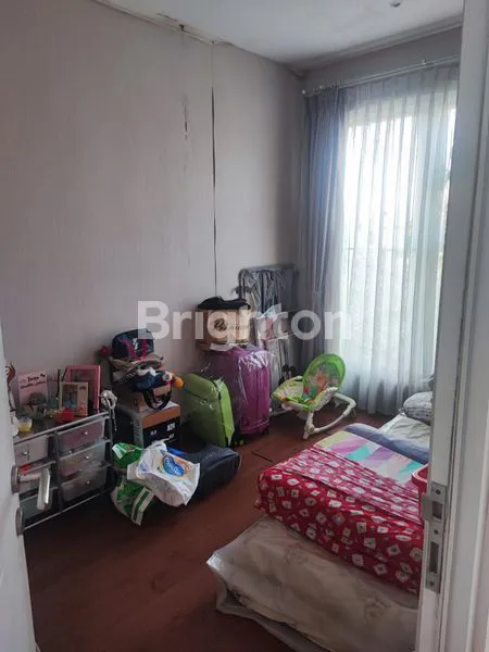 image RUMAH STRATEGIS DAN NYAMAN DI TAMAN SURYA , JAKARTA BARAT (4)