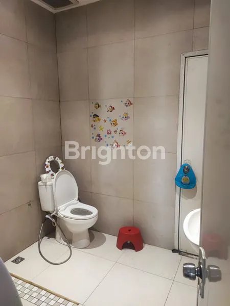 image RUMAH STRATEGIS DAN NYAMAN DI TAMAN SURYA , JAKARTA BARAT (6)