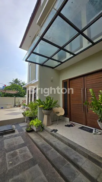 image RUMAH 3 LANTAI HOEK TAMAN SURYA 5 ONLY 6 MAN (1)