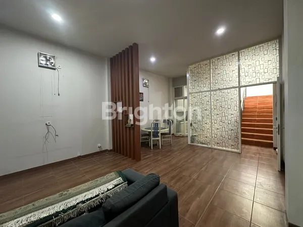 image RUKO 2.5 LANTAI DI PETEMON BARAT SURABAYA (8)