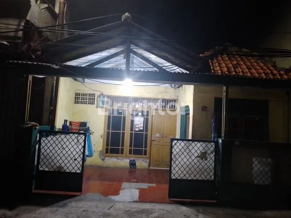 image RUMAH DEKAT TERMINAL PULOGADUNG (1)