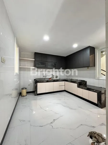 image RUMAH MEWAH SEMI FURNISH CITRALAND BOULEVARD (3)