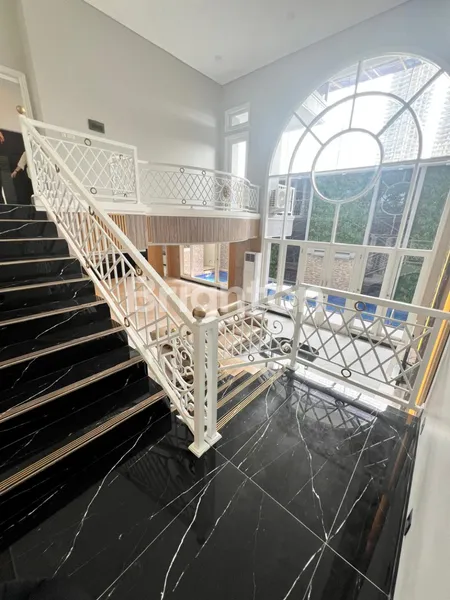 image RUMAH MEWAH SEMI FURNISH CITRALAND BOULEVARD (8)