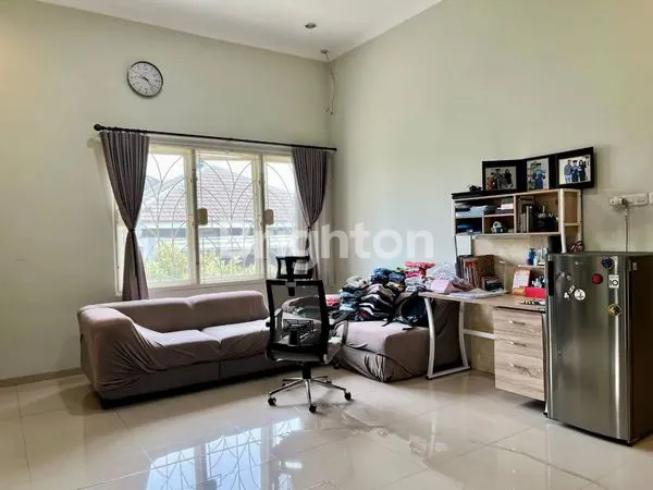 image MINIMALIS TERAWAT BAGUS JALAN UTAMA SUTOREJO ROW 3 MOBIL SELANGKAH KE RAYA MULYOSARI LUAS 11X21 HOOK SELATAN BARAT (6)