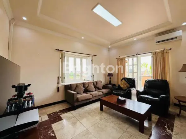 image RUMAH ANTIK 6 KAMAR TIDUR DENGAN KOLAM RENANG LUAS   (4)