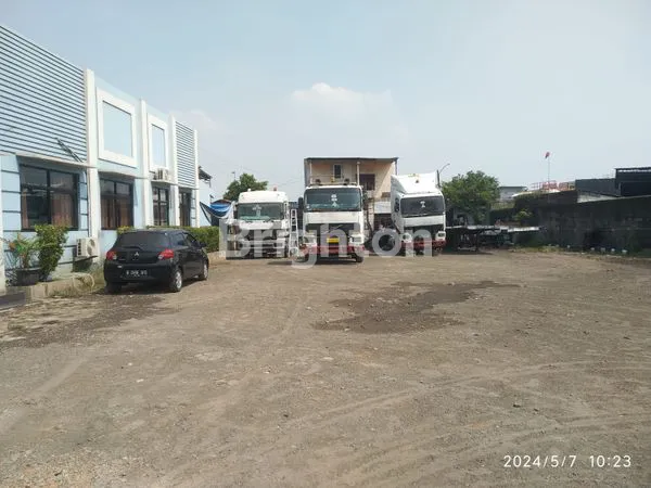LAHAN PARKIR KONTAINER DAN KANTOR