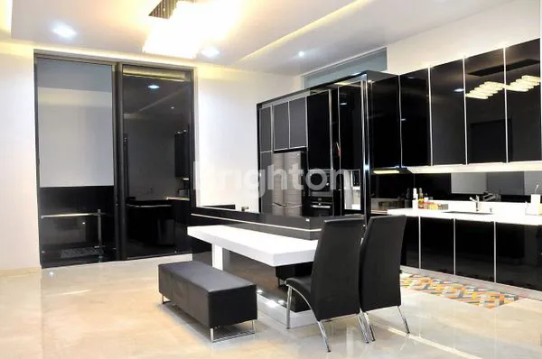 image RUMAH MEWAH DI PERUM RIVERSIDE, POLOWIJEN, KEC. BLIMBING, KOTA MALANG (6)