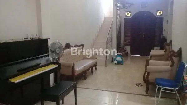 image RUMAH 2 LANTAI DI KOMPLEK MAHARAJA  (3)