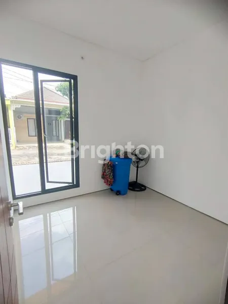 image RUMAH GRAND ROYAL SIDOARJO, LEBAR 6, ROW JALAN 8 METER (4)