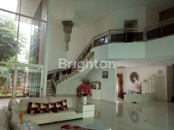 image RUMAH MEWAH DAERAH SUNTER (ADA KOLAM RENANG) (6)