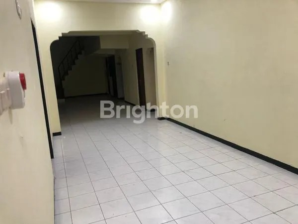 image RUMAH 2LT MINIMALIS DI SUTOREJO (7)