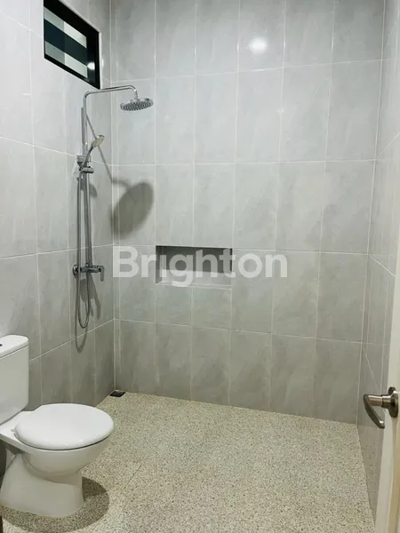 image RUMAH MANIS HARGA MINIMALIS SIAP HUNI DENGAN 3 KAMAR TIDUR DEKAT UNIVERSITAS (5)