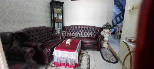 image RUMAH  CANTIK 2 LANTAI  ELEGAN  SIAP HUNI DI JUAL (5)