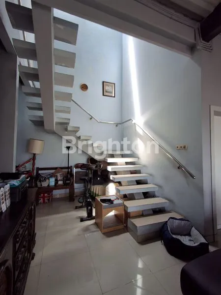 image RUMAH HOEK 2 LT TANAN UBUD PERMAI (2)