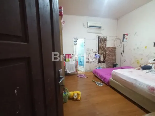 image RUMAH BESAR DAN 8 UNIT KOST KOST AN DAN GUDANG  LOKASI STRATEGIS ILIR TIMUR II SUMATERA SELATAN (4)