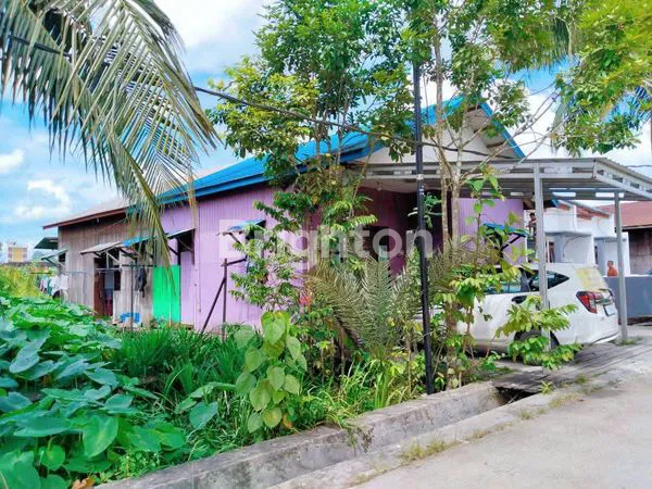 image TANAH STRATEGIS 10X20M DENGAN RUMAH DI LOKASI BEBAS BANJIR (2)