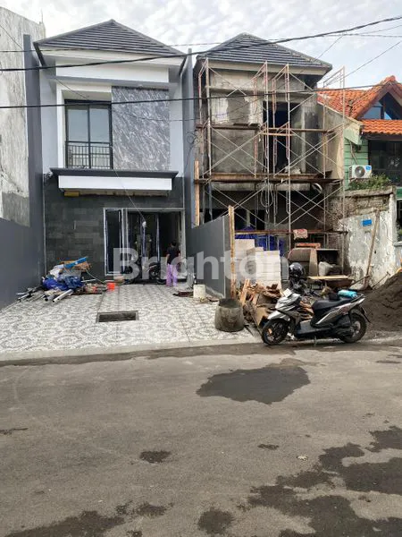 image 2 UNIT RUMAH BARU RUNGKUT ASRI DEKAT UPN, TRANSMART (3)