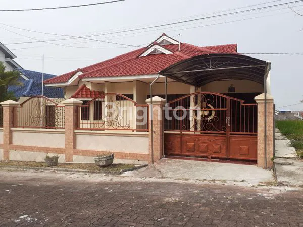 image RUMAH CANTIK SIAP HUNI, COCOK UNTUK KANTOR ATAU RUMAH TINGGAL (1)