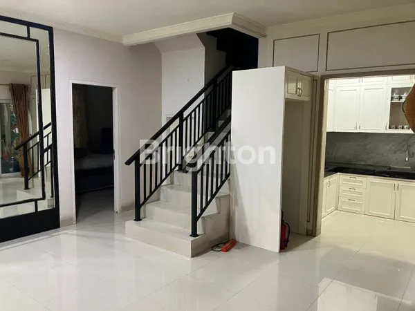image RUMAH FULL FURNISHED SIAP HUNI DI BOHEMIA GADING SERPONG (3)