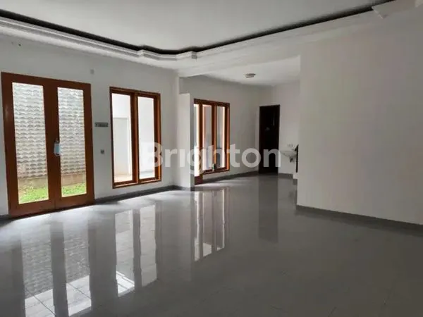 image RUMAH 2 LANTAI TAMAN LUAS THE GREEN BSD (6)