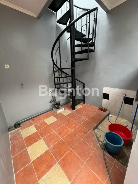 image RUMAH MEWAH, SECOND ROAD DI BABATAN PANTAI COCOK UNTUK KANTOR, BIMBEL, KLINIK DLL (7)