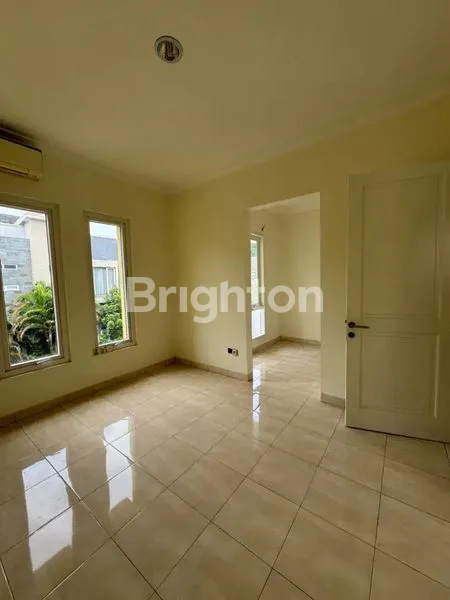 image RUMAH 2 LANTAI SIAP HUNI THE GREEN BSD (7)