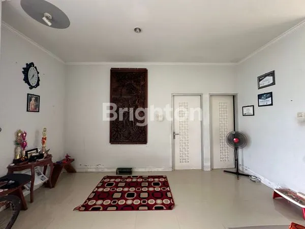 image RUMAH SIAP HUNI 2 LANTAI DEKAT DENGAN LUWES GENTAN (3)