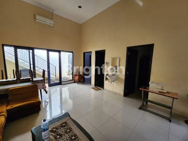 image RUMAH BAGUS MODERN HARGA MURAH DI NIEW INDIE ARAYA (5)