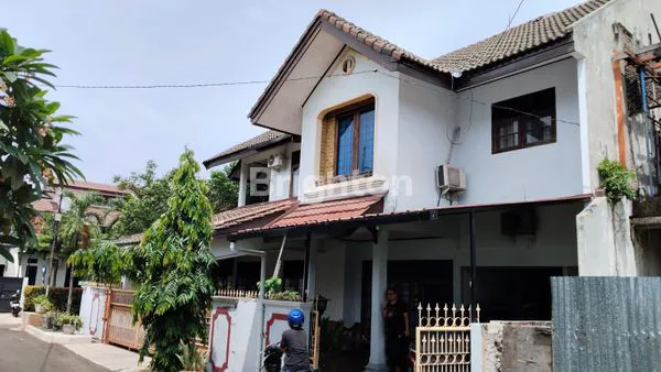 RUMAH HOOK PEJATEN BARAT PASAR MINGGU