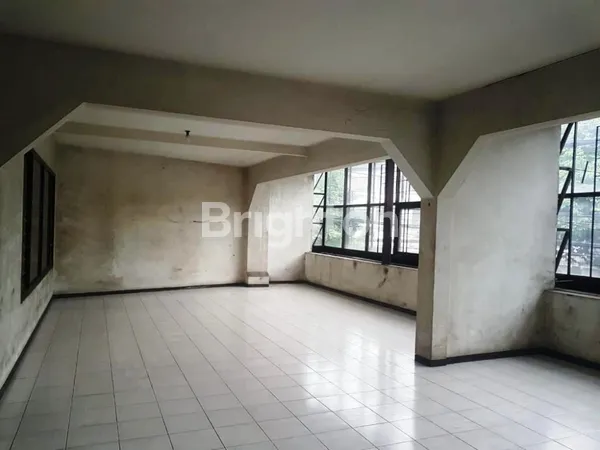 image RUKO 2 LANTAI SIAP PAKAI DI JL GATOT SUBROTO JODIPAN BLIMBING (7)