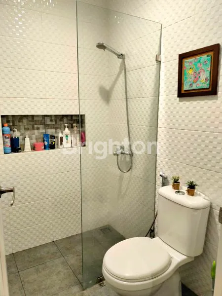 image RUMAH PERMATA BUANA UKURAN 8X18 KEMBANGAN JAKARTA BARAT (6)