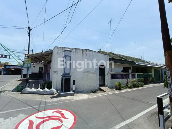 image RUMAH DAN TOKO DEKAT UNDERPASS JOGLO KADIPIRO (2)