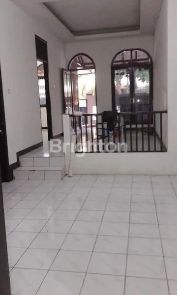 image RUMAH JATINEGARA  DEKAT DENGAN STASIUN  (6)