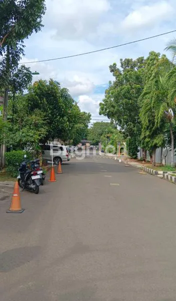 image RUMAH JANUR ELOK, UKURAN 9X18  , ARTISTIK, 2 ROW JALAN DI KELAPA GADING (R 1463 J) (3)