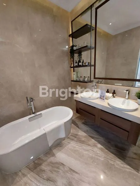 image RUMAH LUXURY MODERN GADING SERPONG (7)