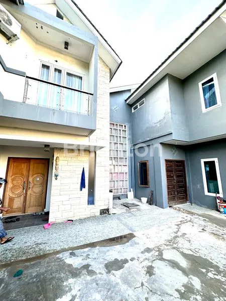 image RUMAH BESAR ADA KOLAM RENANG (3)