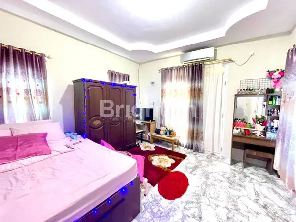 image RUMAH BESAR ADA KOLAM RENANG (7)