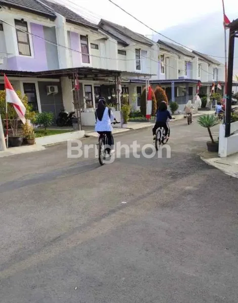 RUMAH MINIMALIS MODERN 2 LANTAI DI CLUSTER EDELWEIS ARCAMANIK