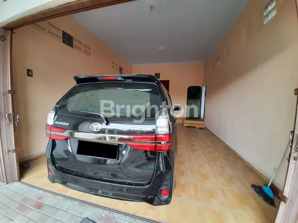 image RUMAH HOOK 1.5 LANTAI SIAP HUNI PUSAT KOTA MOJOKERTO (3)