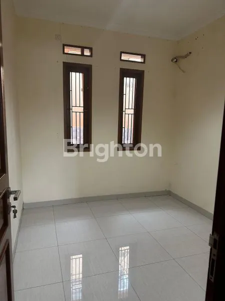 image RUMAH KOMPLEK UNILEVER - MERUYA, CANTIK DAN BAGUS, SIAP HUNI, JAKARTA BARAT (3)