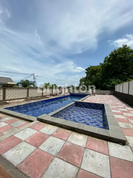 image RUMAH ROYAL EMRAN MOJOWUKU (6)