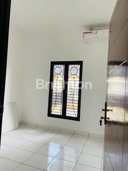 image RUMAH DI JUAL KAISAR MANSION KARAWACI TANGERANG (5)
