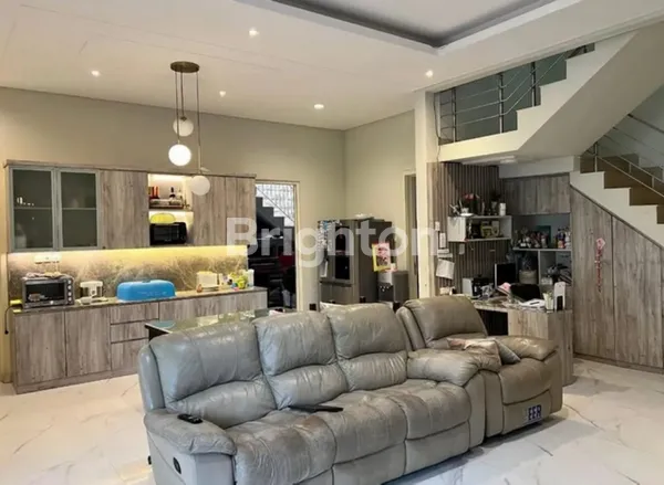 image RUMAH SECOND 2 LANTAI AREA SUTOREJO DEKAT MULYOSARI, GALAXY MALL, MERR (2)