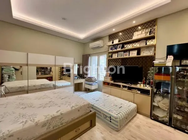 image RUMAH SECOND 2 LANTAI AREA SUTOREJO DEKAT MULYOSARI, GALAXY MALL, MERR (5)